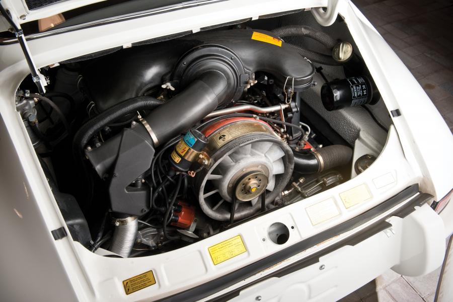  Porsche 911 Carrera RS Lightweight 1973 года  (фото 26 из 27)